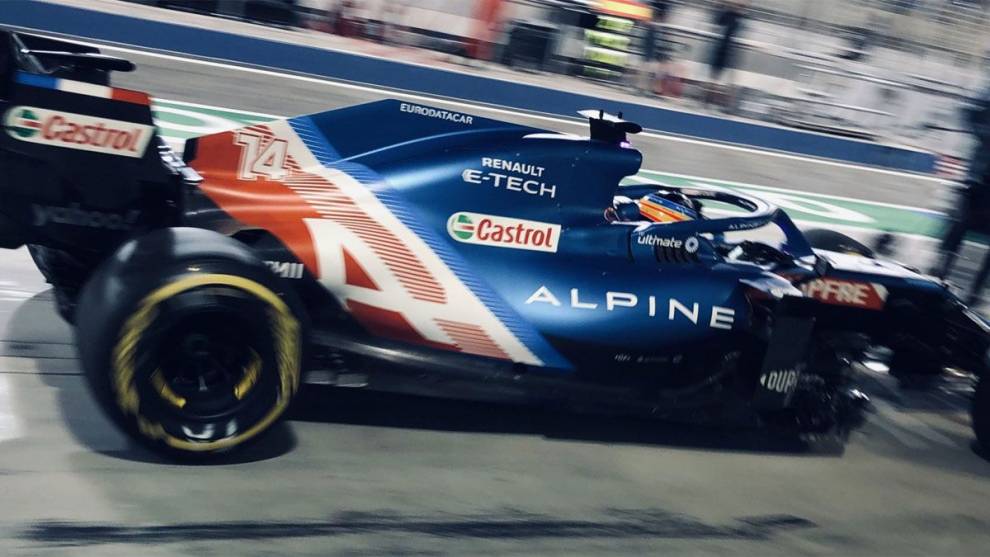 Alonso abandona por un fallo de frenos en Bahrein