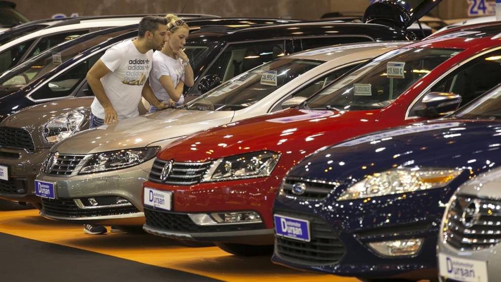 La demanda de vehículos de ocasión crece ligeramente pero el mercado cae un 64,9%