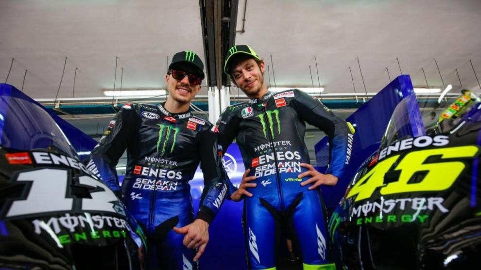 Rossi y Viñales presentan la nueva Yamaha