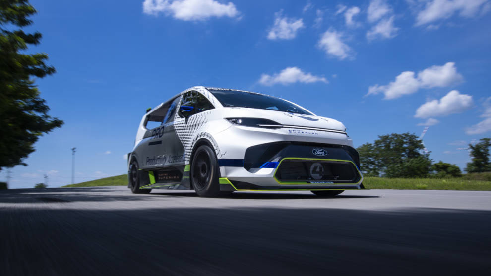 Ford Pro SuperVan, una furgoneta eléctrica de... ¡2.000 CV!