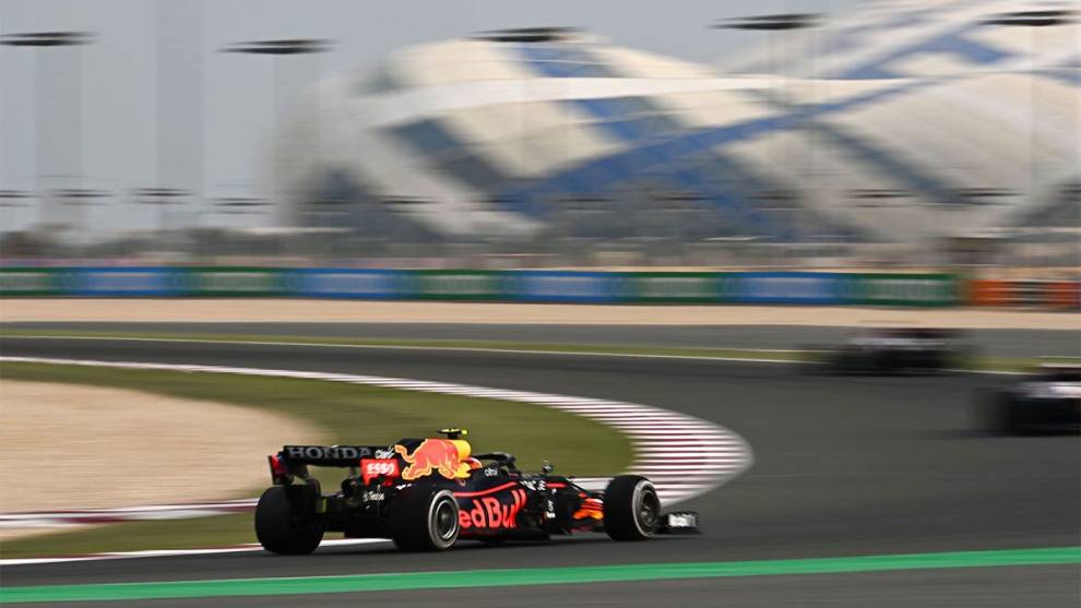 Verstappen, sancionado con 5 puestos, sale séptimo; Alonso tercero y Sainz, sexto