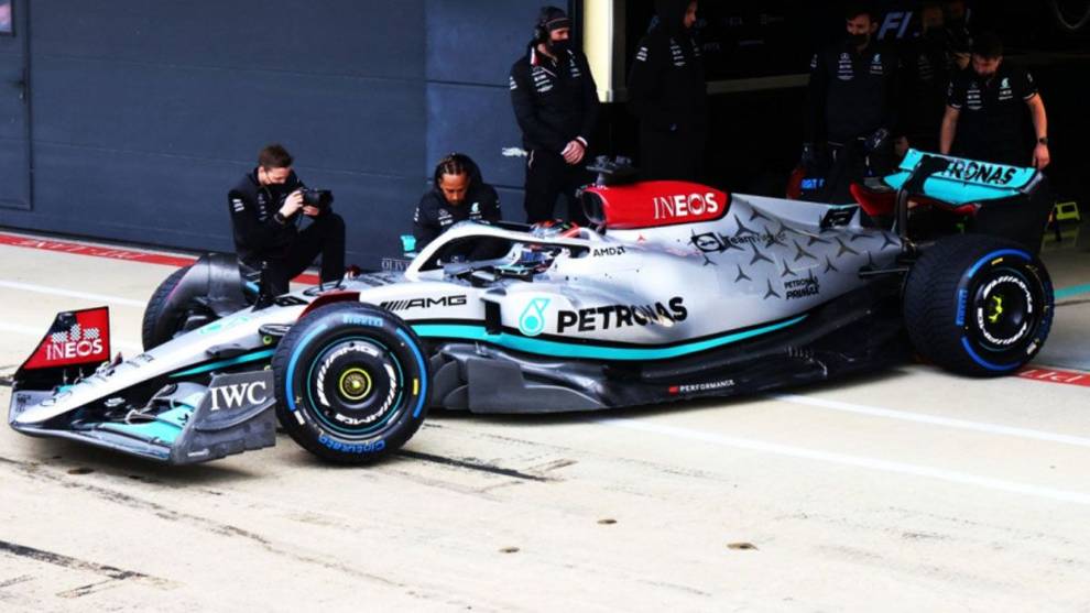 El primer test de Mercedes, en plena tempestad