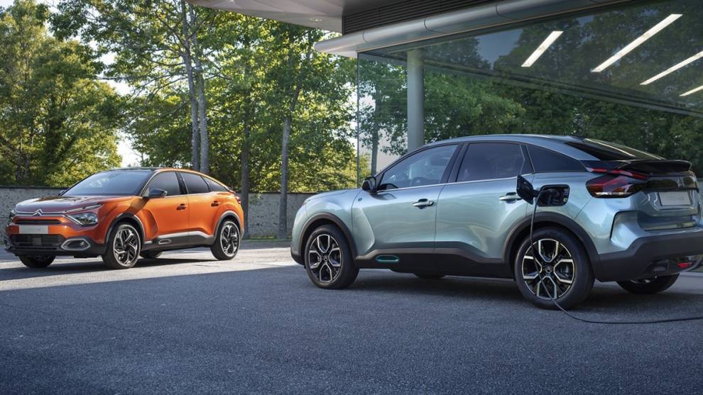 Citroën desvela las primeras imágenes de los nuevos ë-C4 y C4