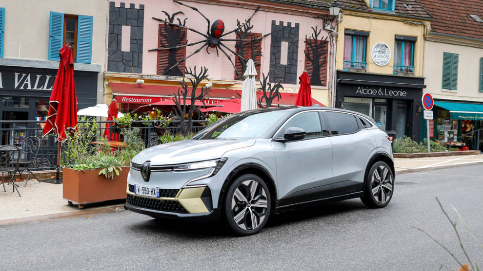 Renault y el Mégane E-TECH electrifican el Coche del Año de los Lectores