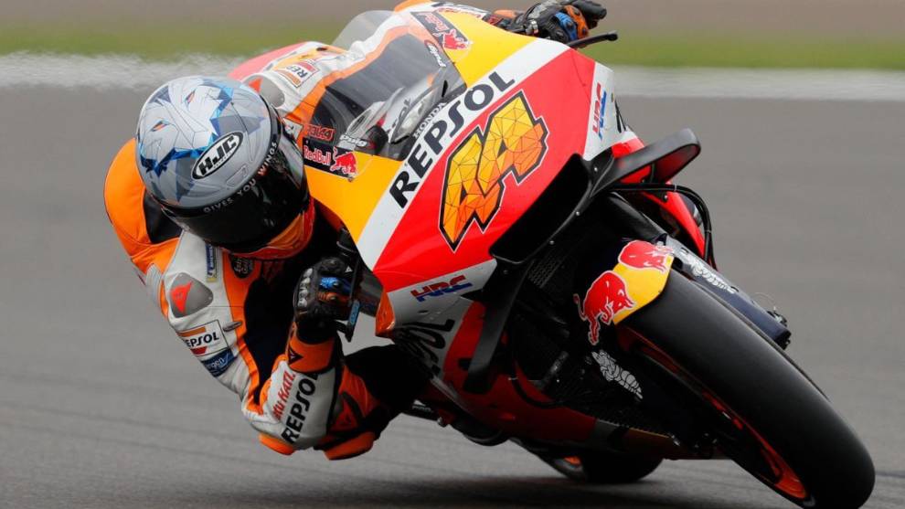 Pol Espargaró le da la primera pole del año a Honda