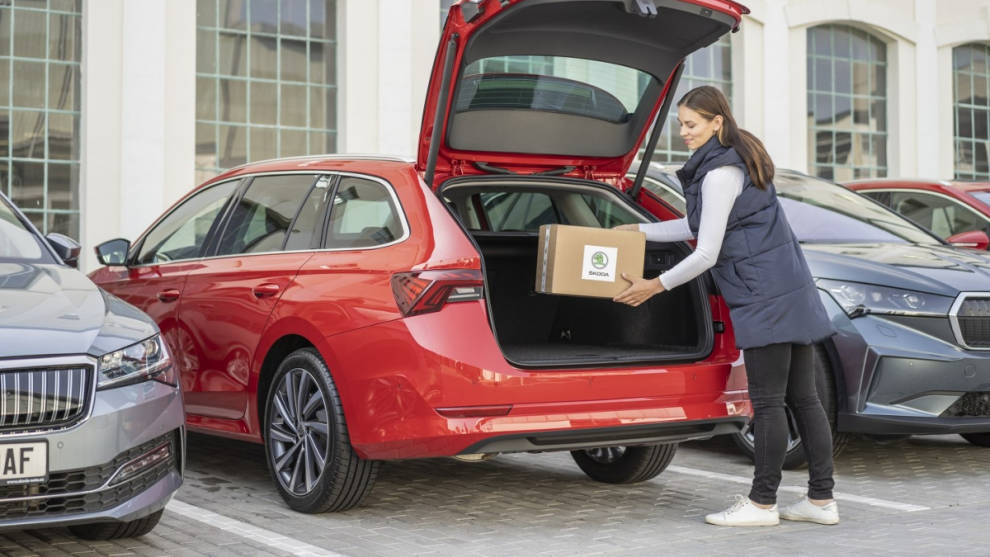 Skoda permite entregar los pedidos online en los coches de sus clientes con la nueva función Car Access