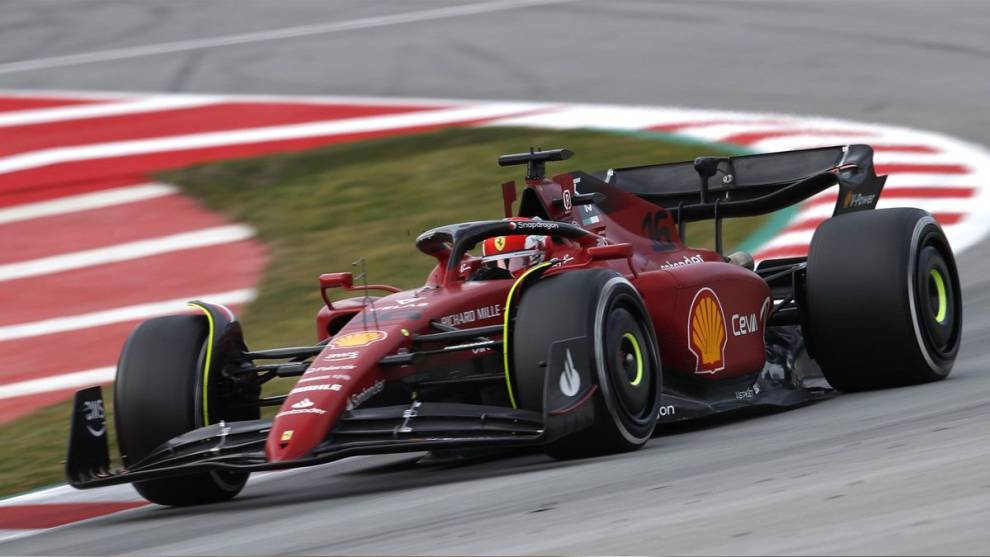 Leclerc, Sainz y Ferrari lucen 'músculo' en Barcelona