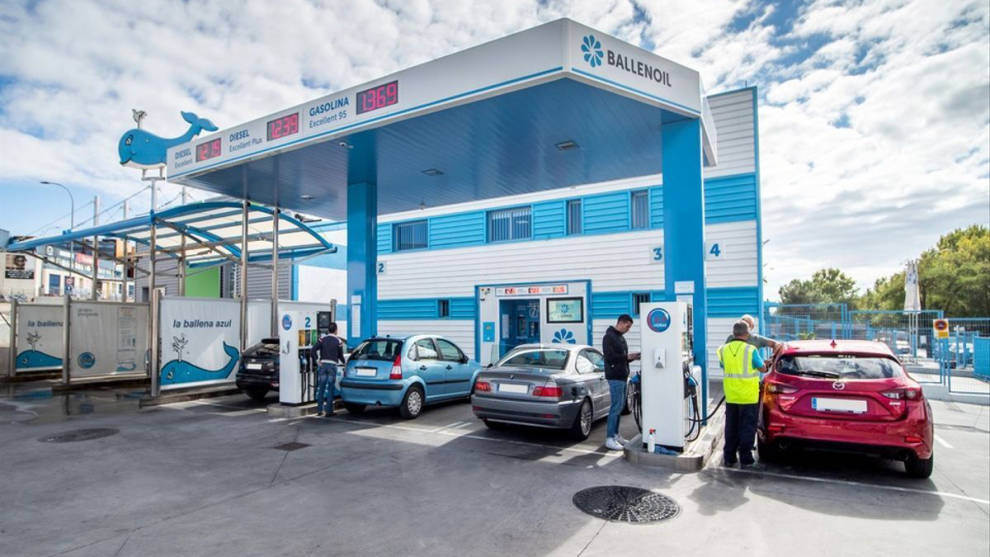 La expansión de las ‘low cost’ empuja a un récord de 11.800 gasolineras en España