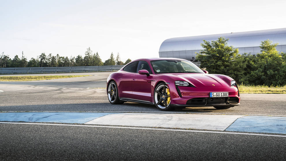 Porsche actualiza tecnológicamente el Taycan y añade más colores a su catálogo