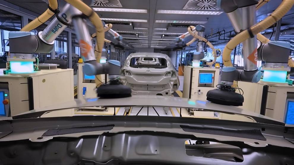 Ford introduce seis robots colaborativos en la línea de montaje del Fiesta