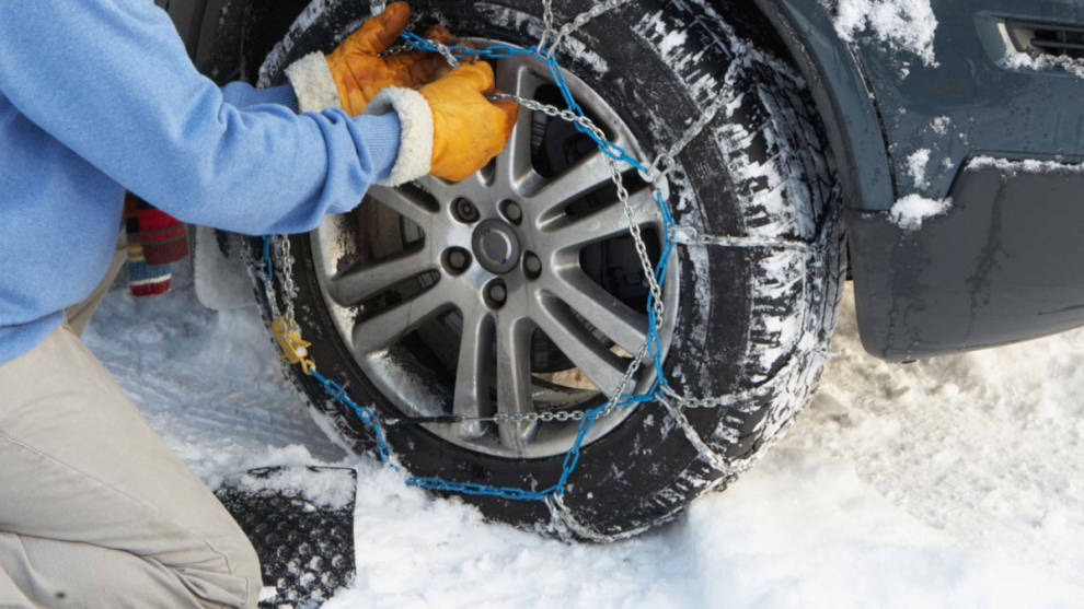 Cómo montar de forma fácil las cadenas de nieve en las ruedas del coche