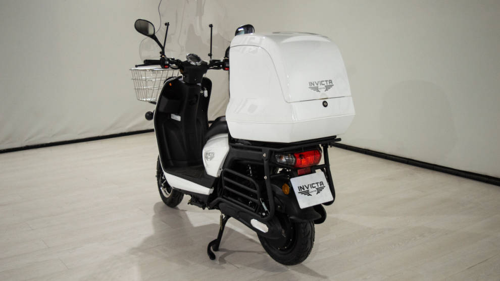 Invicta Electric Rubí, un scooter 100% eléctrico de reparto desde 3.295 euros