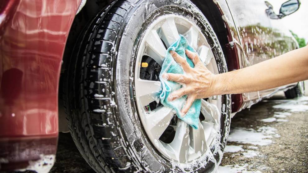 LIMPIEZA COCHE  Cómo limpiar las llantas del coche para que luzcan como  nuevas