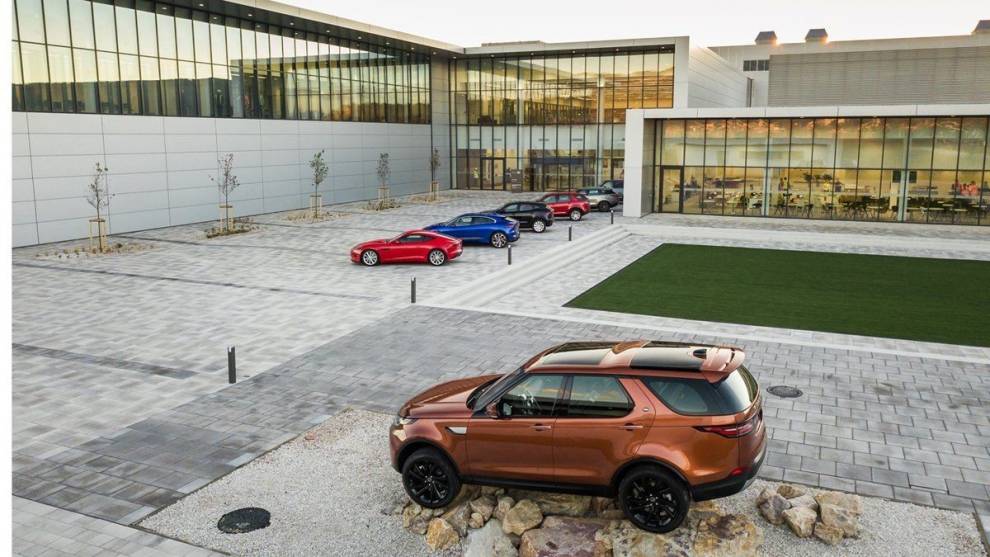 Jaguar Land Rover presenta su estrategia para encarar un futuro electrificado