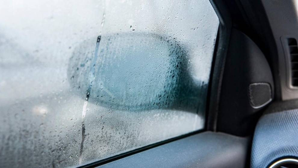 Seguridad vial: ¿Cómo desempañar los cristales del coche?