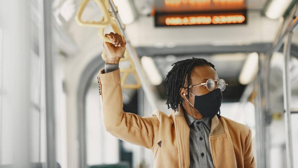 Las mascarillas dejarán de ser obligatorias en el transporte público a partir del 7 de febrero