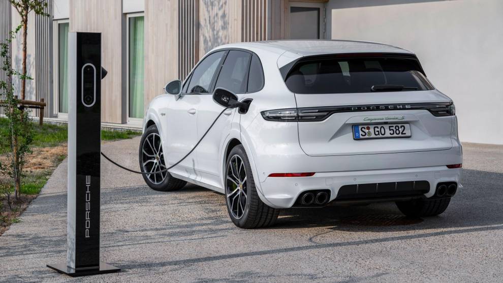 Porsche confirma un Cayenne eléctrico y un nuevo crossover