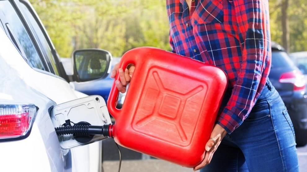 Quedarte sin gasolina puede tener consecuencias legales