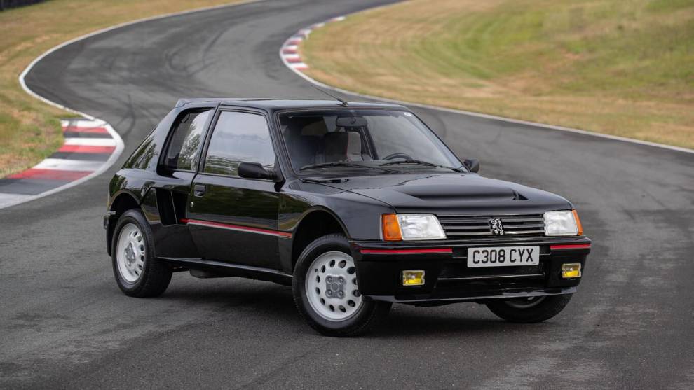 Peugeot 205 T16.