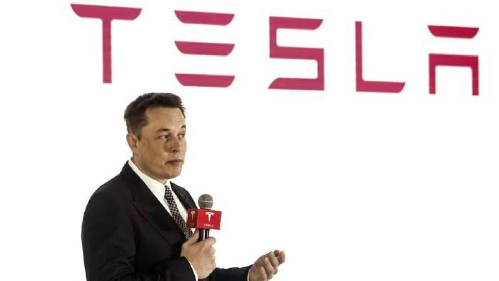 Tesla cae en bolsa tras anunciar el despido de más del 10% de su plantilla