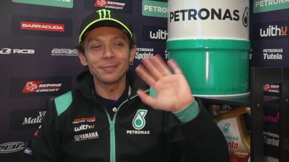 Rossi saluda al 2021 con los colores de Petronas