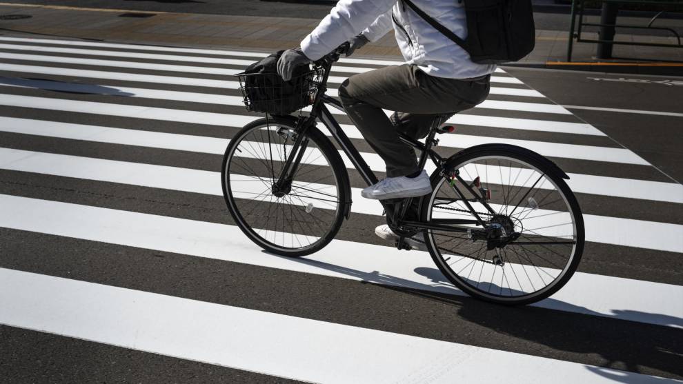 En algunos lugares ya existe una señal para que los ciclistas se salten semáforos