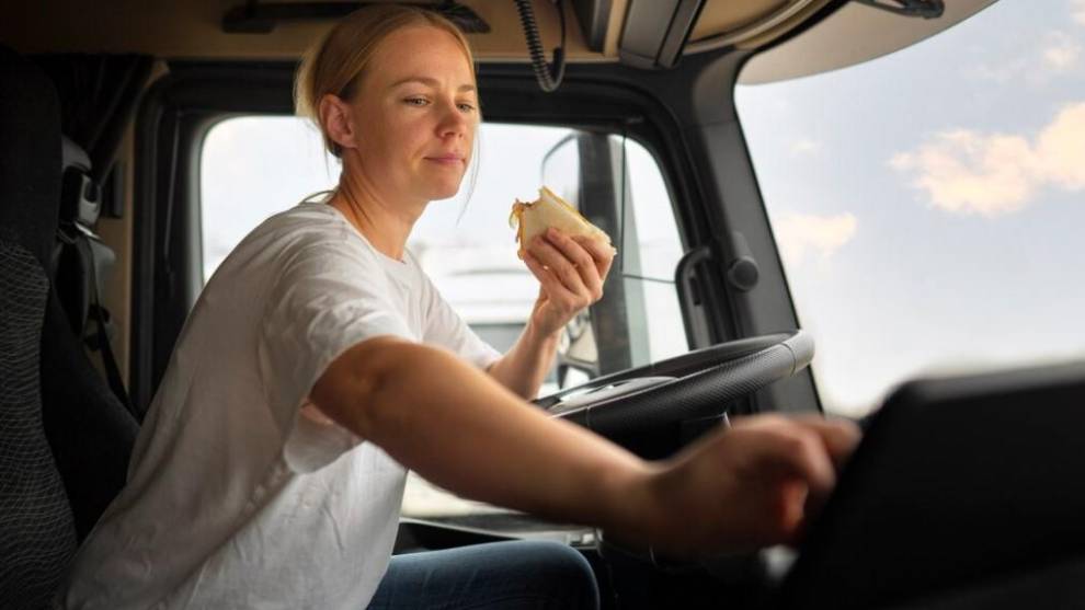 5 alimentos que te pueden ayudar a mantenerte despierto mientras conduces