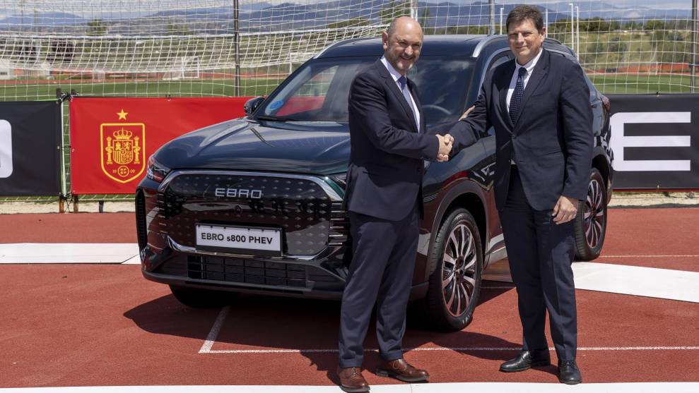 Rafael Louzán, presidente de la RFEF y Pedro Calef, CEO de EBRO MOTORS