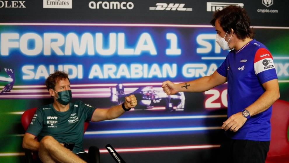 Vettel impulsa un karting femenino en Arabia Saudí