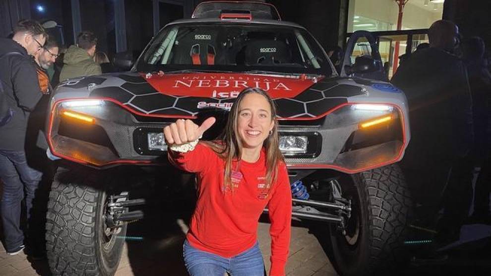 El coche de los universitarios españoles con el que compiten los Plaza en el Dakar