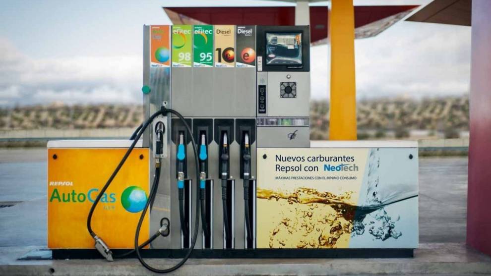 El precio de la gasolina cae a mínimos de 2017 sin coches en la carretera