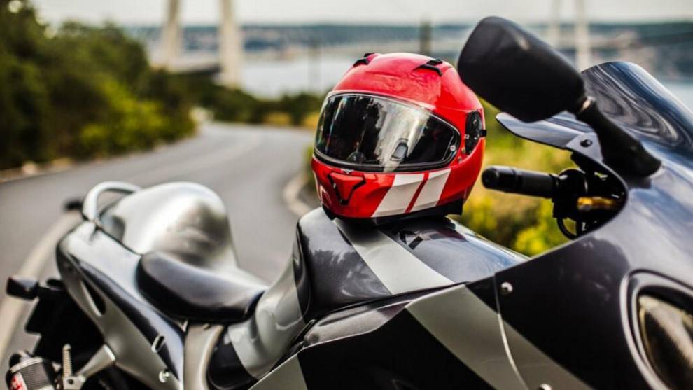 Si estás buscando un casco para la moto deberías dejarte aconsejar por la DGT