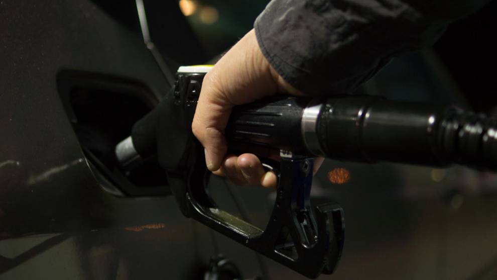 ¿Es peligroso repostar en una gasolinera “low cost”?