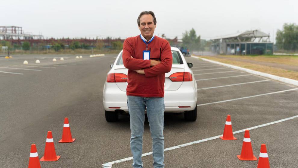 Las autoescuelas necesitan gente, aunque se tiene que pasar por un proceso