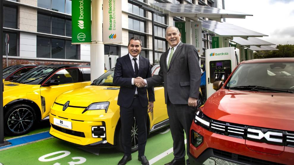 Josep María Recasens, presidente y director general de Renault Group Iberia y Mario Ruiz-Tagle, CEO de Iberdrola España