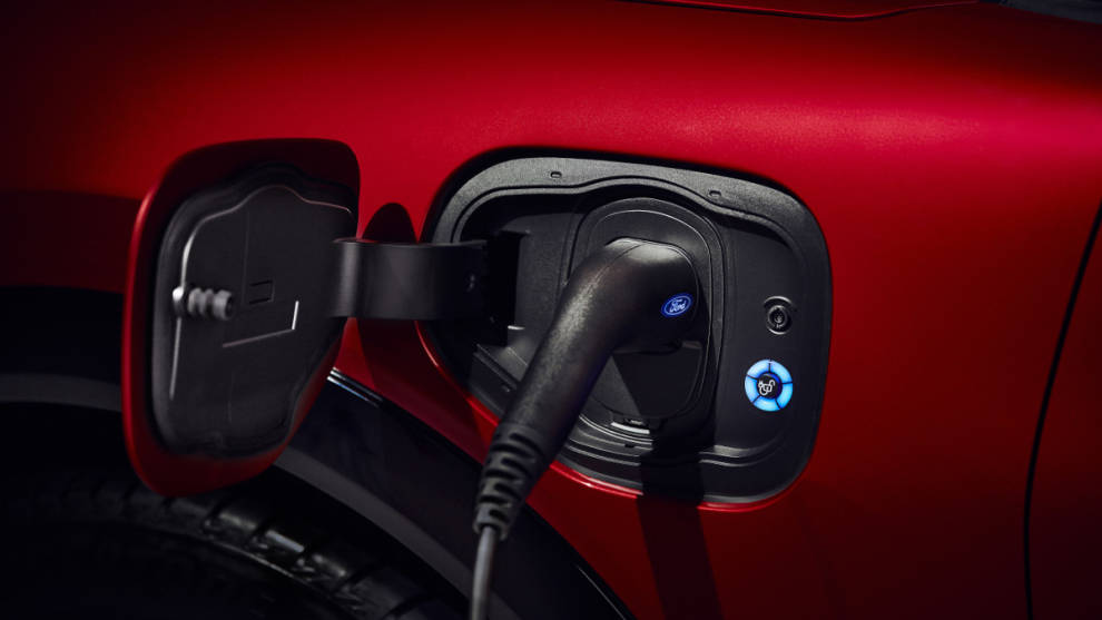 El Reino Unido deja de subvencionar la compra de coches eléctricos para invertir en cargadores