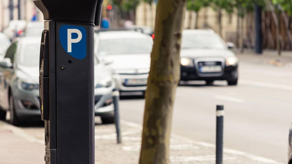 Las zonas azul y verde regulan el estacionamiento de los vehículos