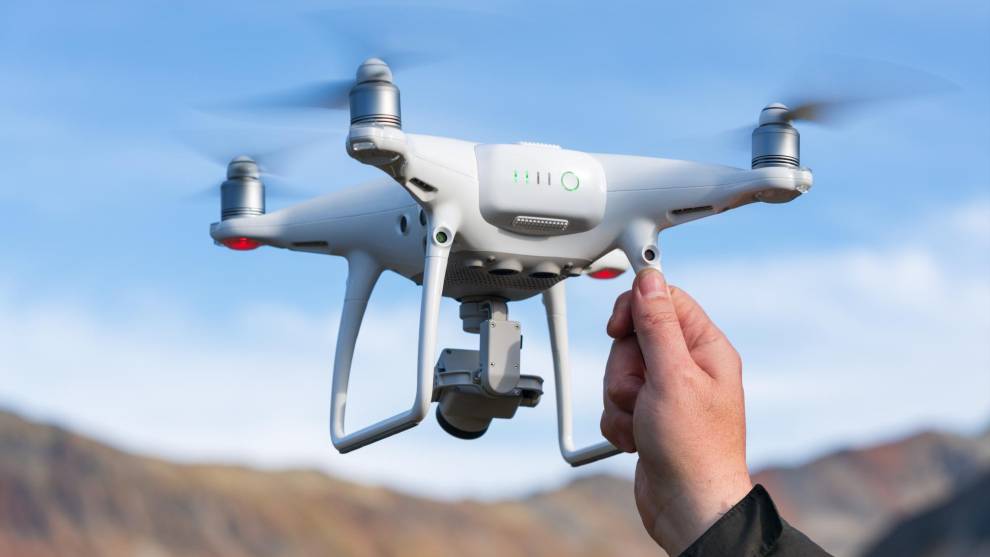 La DGT estará vigilando las carreteras con drones