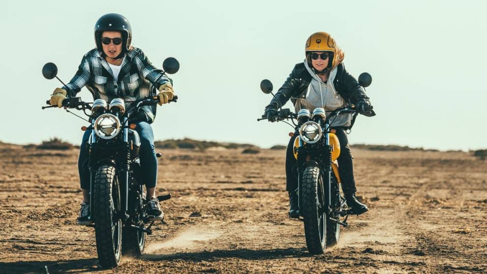 ¿Quién utiliza moto en España? Las mujeres las que menos