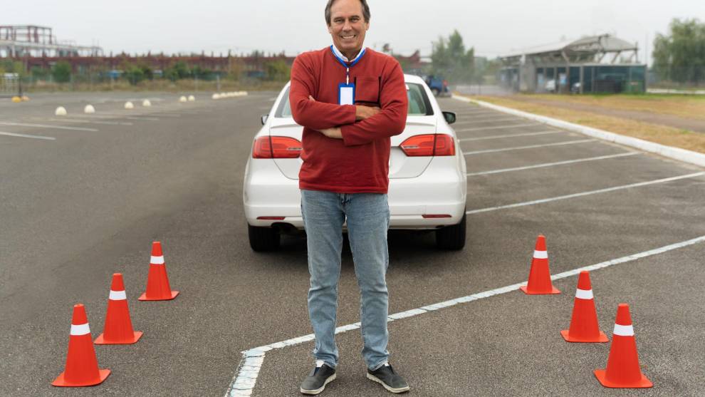 Las autoescuelas necesitan gente, aunque se tiene que pasar por un proceso