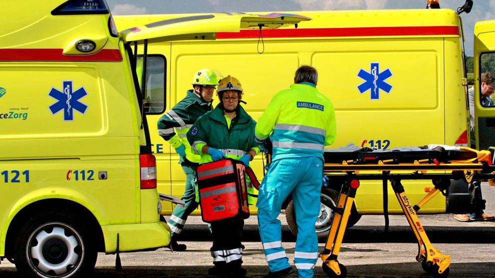 La Guardia Civil te enseña a actuar si viene una ambulancia