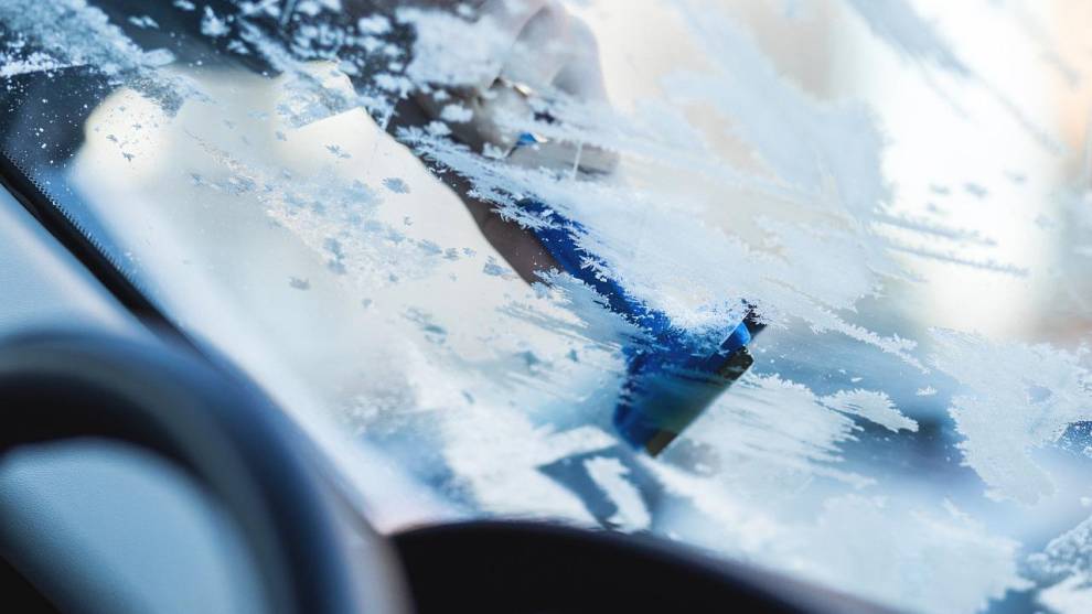 Con estos consejos evitarás que el hielo congele tu coche