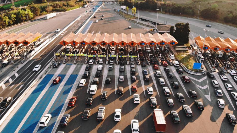 PEAJE AUTOPISTAS  ¿Tendrás que pagar peaje en las autopistas españolas  desde 2024? El director de la DGT asegura que se trata de una “imposición  de Bruselas”