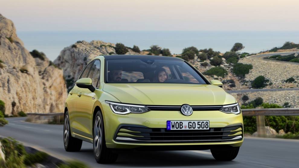 El Volkswagen Golf vence en la votación de abril del Coche del Año de los Lectores