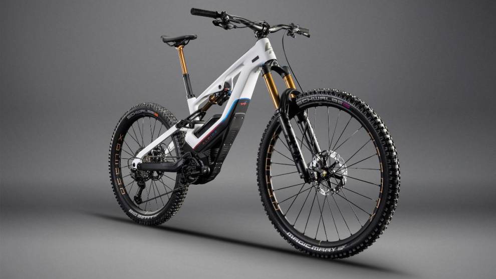 Lapierre lanza una bicicleta eléctrica de montaña inspirada en el Alpine A290_β