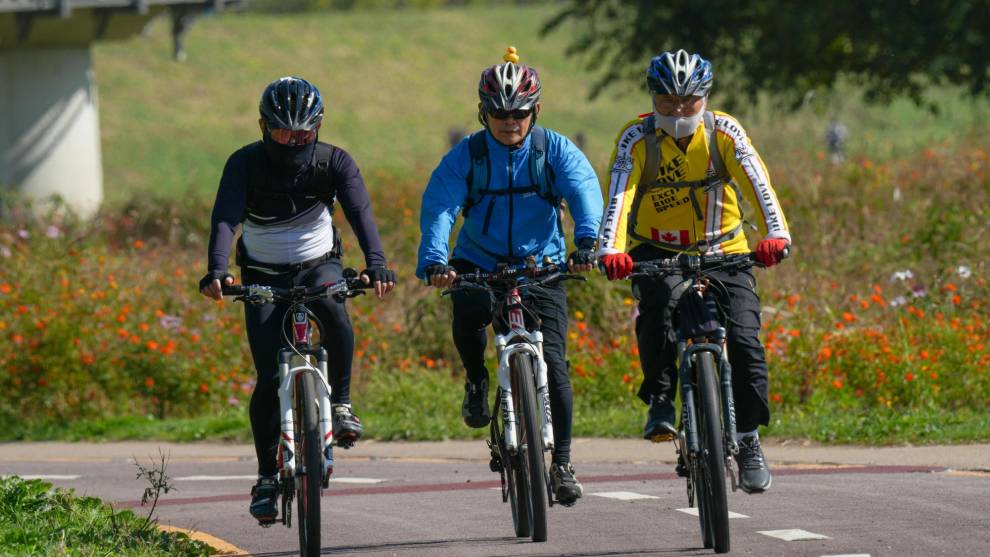 Los ciclistas también deben respetar todas las normas de tráfico