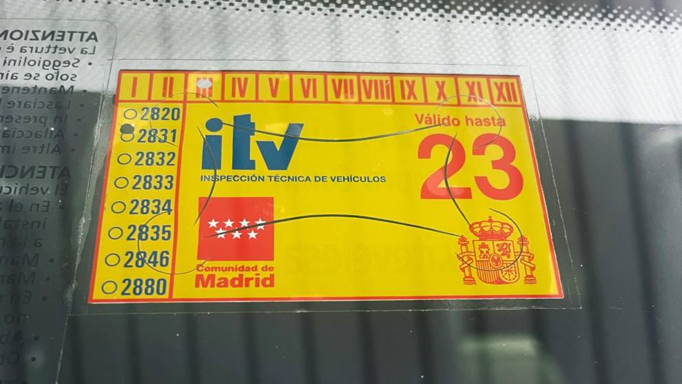 La pegatina de la ITV es un distintivo importante para los agentes de tráfico