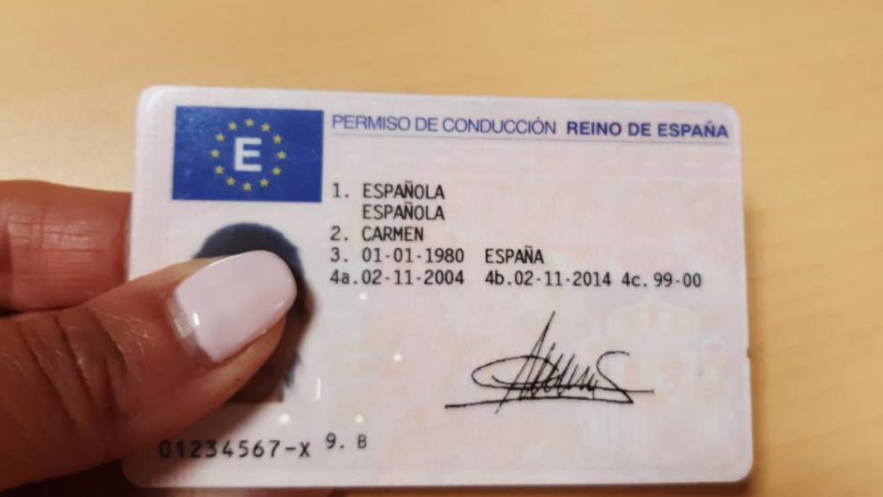 Conducir con el carnet caducado conlleva sanciones e incluso delitos