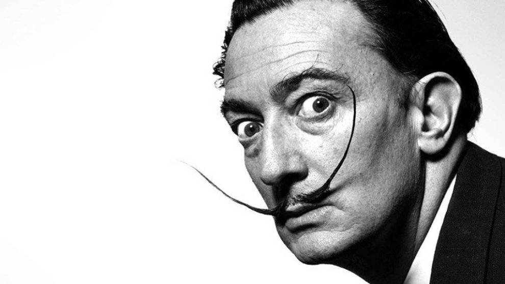 Dalí siempre mostró una fuerte pasión por los coches y así se ve en sus obras