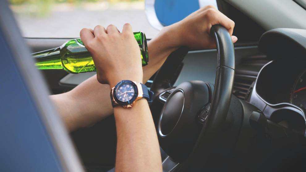 La DGT insiste en que no debes beber si vas a conducir